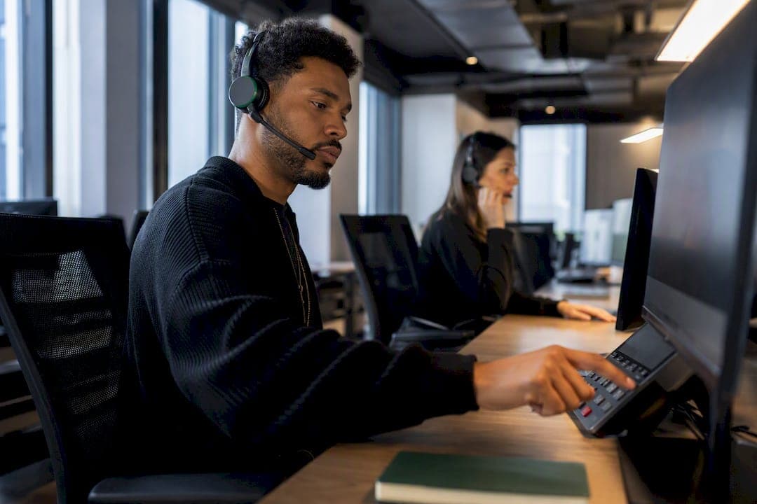 2–4 Week Pilot: Prove Voice First Call Center Automation With AI